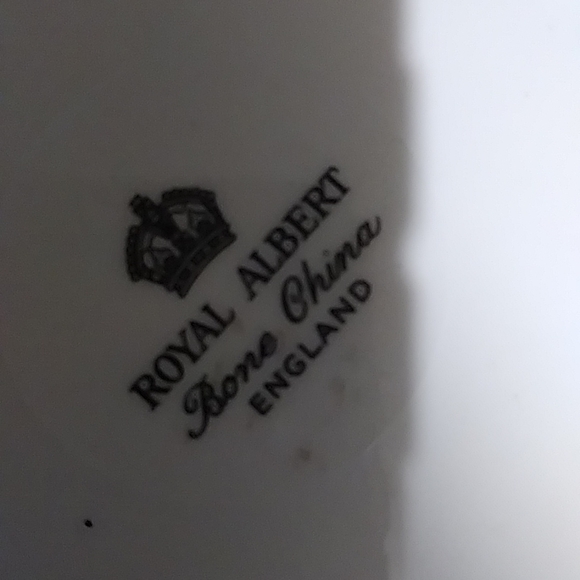 Royal Albert Cake Plate and Cup - Picture 2 of 2